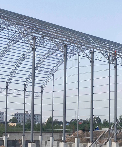 ?鋼結(jié)構(gòu)具有強度高、剛性好、耐腐蝕、施工周期短等優(yōu)點