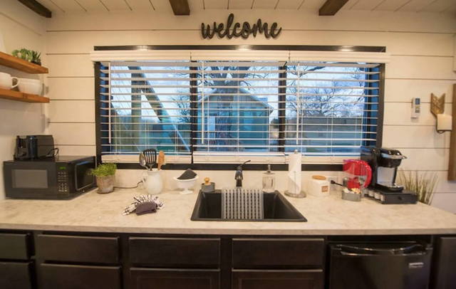 集裝箱也能住人？16.6㎡“五臟俱全”，還能自帶露臺，太美了