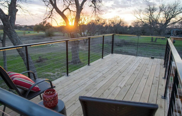 集裝箱也能住人？16.6㎡“五臟俱全”，還能自帶露臺，太美了